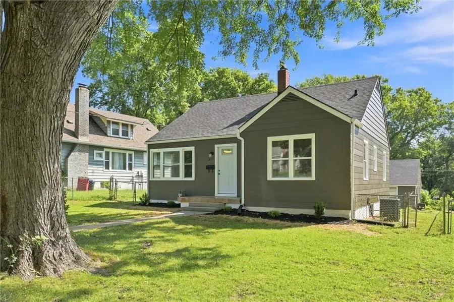 1355 S Pearl Street, Independence, MO 64055 - #2