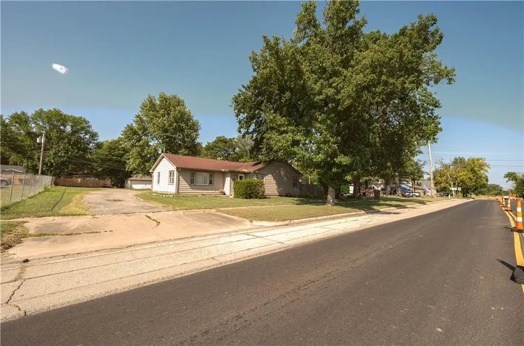 216 Main Street, Neodesha, KS 66757 - #1