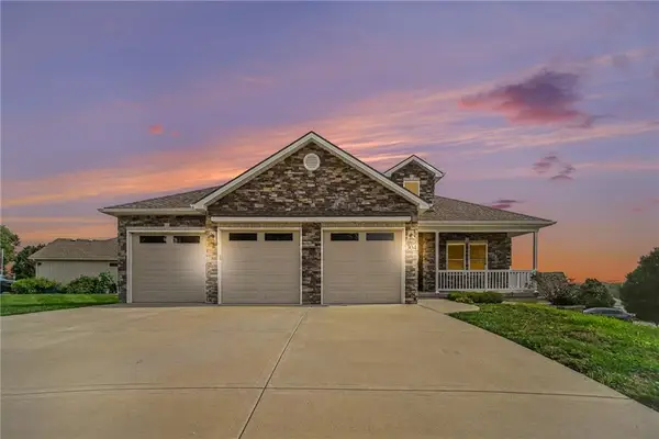 304 Prairie Rose Circle, Smithville, MO 64089