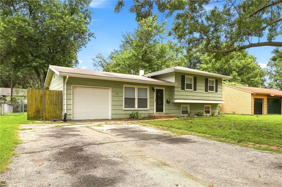 621 NW Fair Lane, Lees Summit, MO 64063 - #2