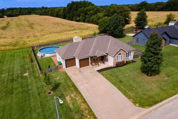 104 Harlequin Drive, Adrian, MO 64720