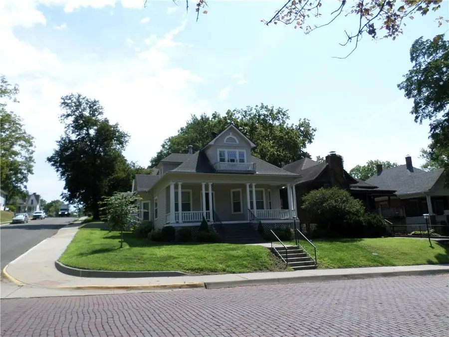 526 N 4 Street, Atchison, KS 66002 - #3