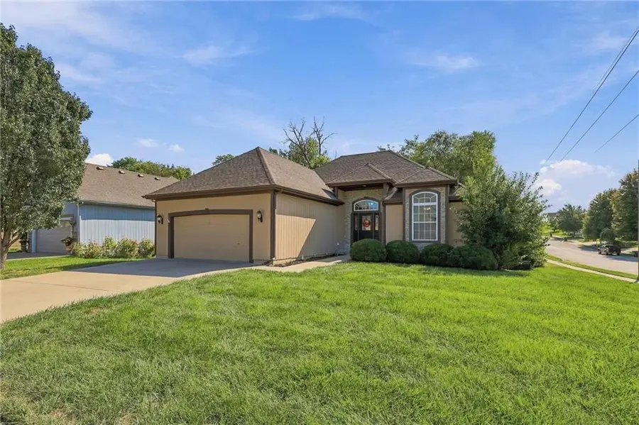 9451 N Adrian Avenue, Kansas City, MO 64154 - #3
