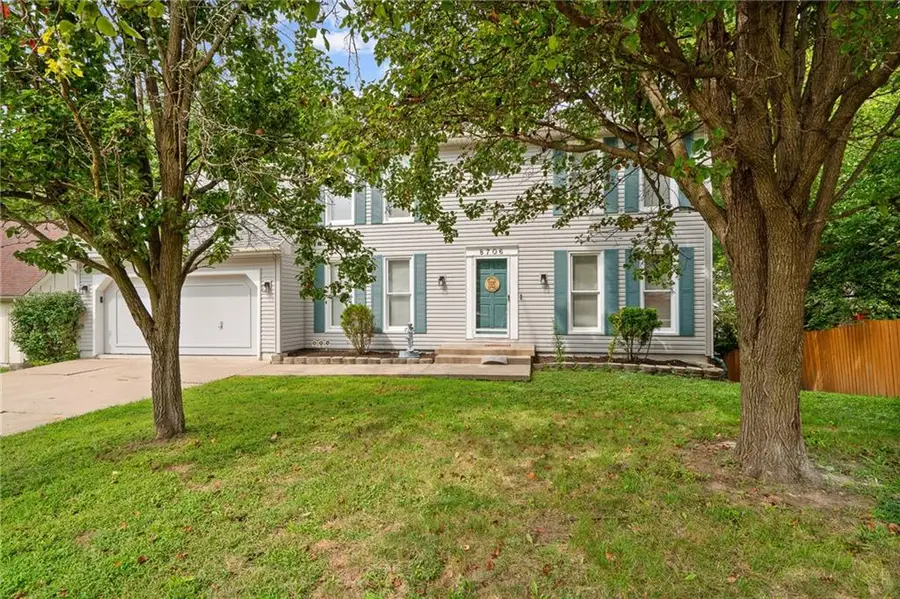 8706 N Troost Avenue, Kansas City, MO 64155 - #2