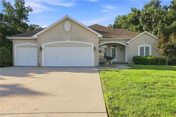 6833 Woodside Avenue, Kansas City, MO 64133