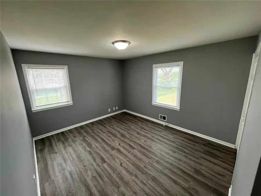 10004 E 38th Terrace, Kansas City, MO 64133 - #3