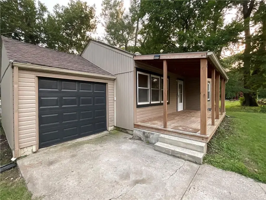 1111 NE 43rd Street, Kansas City, MO 64116 - #2