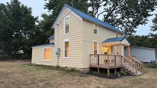 719 W Olive Street, Bolivar, MO 65613 - #3