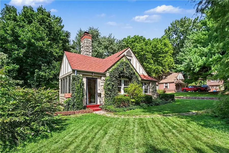 1902 S Lake Drive, Independence, MO 64055 - #2