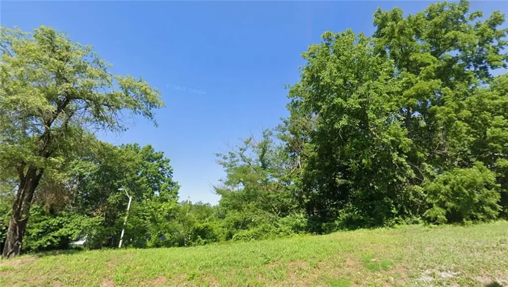 3114 E 68th Street, Kansas City, MO 64132 - #1
