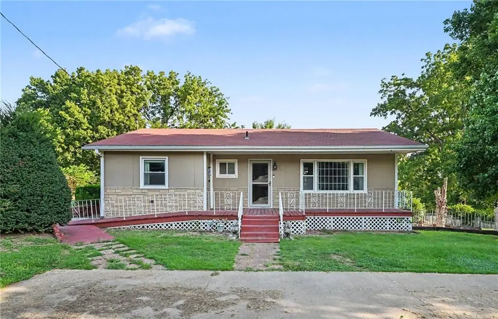 2921 Pear Street, Saint Joseph, MO 64503 - #1