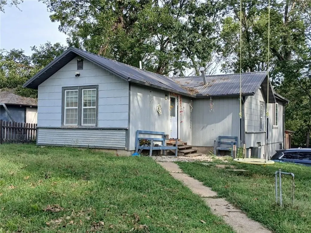 2704 Cleveland Avenue, Kansas City, KS 66104 - #1