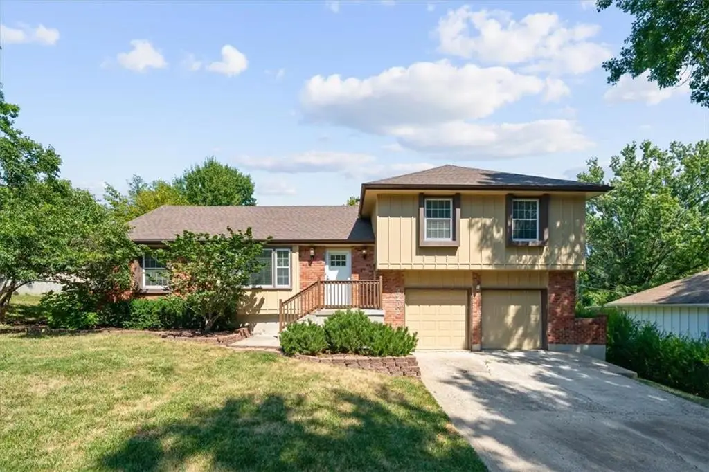 4206 E 105th Terrace, Kansas City, MO 64137 - #1