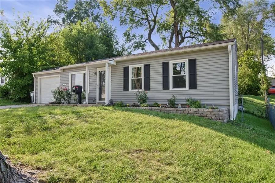 302 E 3rd Drive S, Independence, MO 64050 - #2