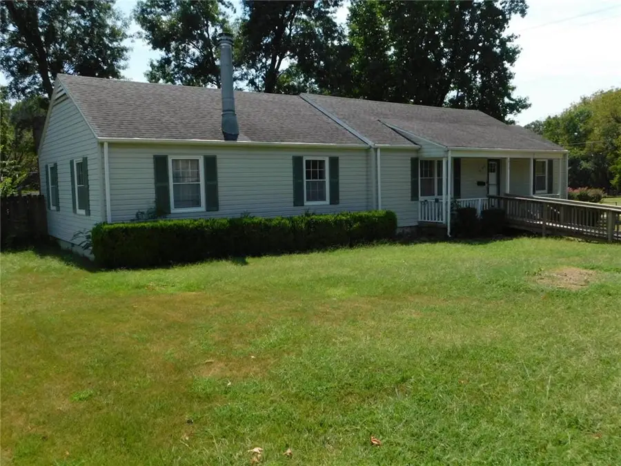 613 W Jefferson Street, Pittsburg, KS 66762 - #3