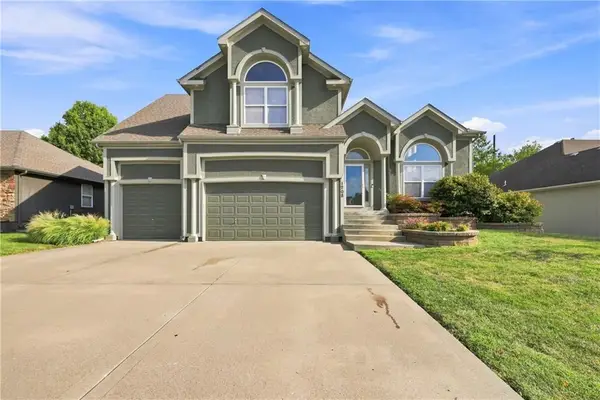 1208 NW Cedar Lane, Grain Valley, MO 64029