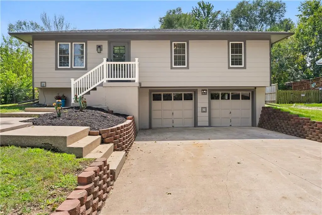 1504 Lawndale Avenue, Pleasant Hill, MO 64080 - #1