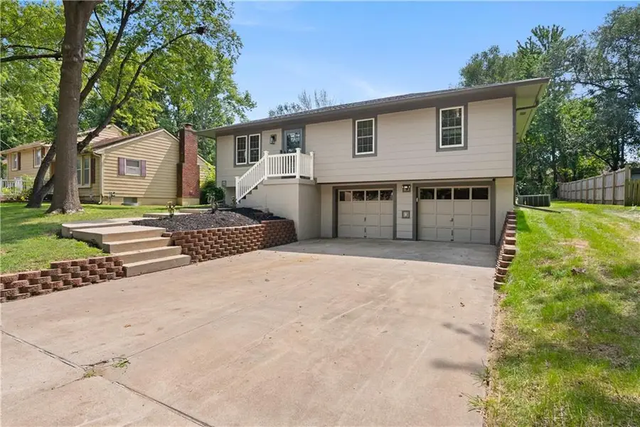 1504 Lawndale Avenue, Pleasant Hill, MO 64080 - #2