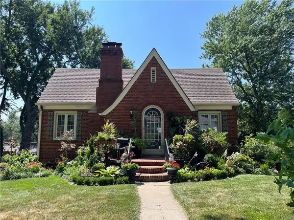 904 Ashland Court, St Joseph, MO 64506