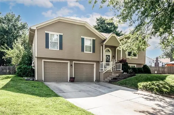717 SE Pierre Court, Lee's Summit, MO 64063