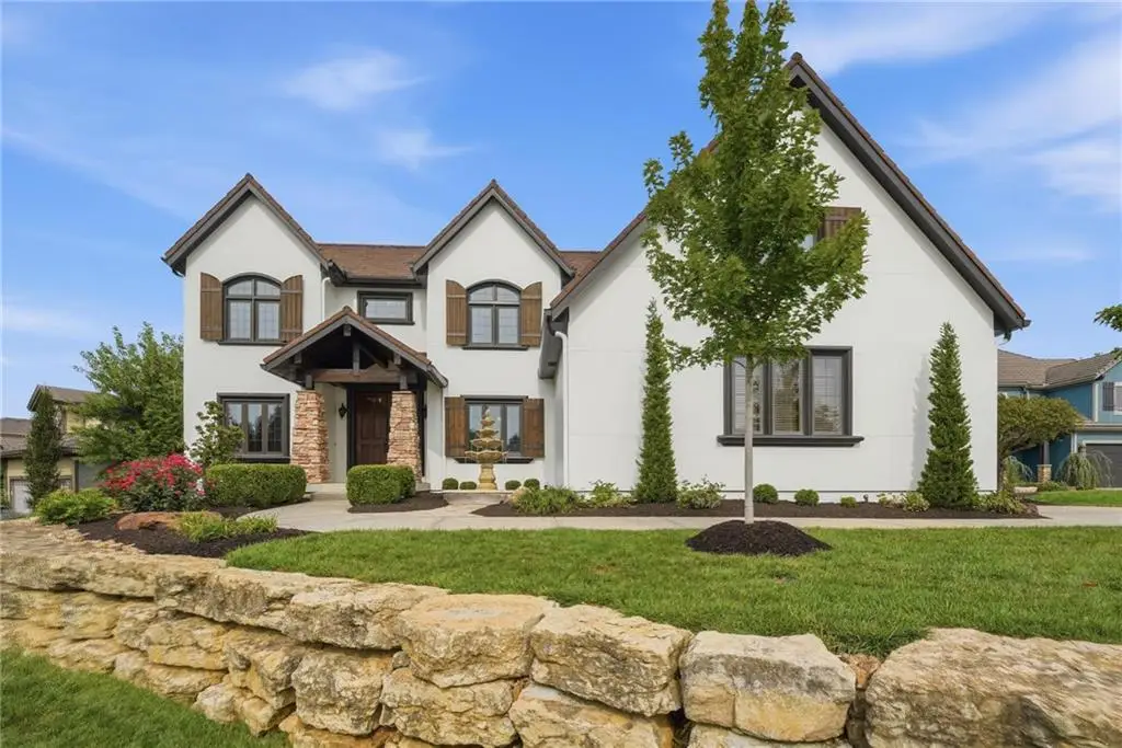 16199 Overbrook Lane, Stilwell, KS 66085 - #1