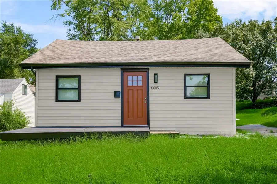 8605 Wayne Avenue, Kansas City, MO 64131 - #2