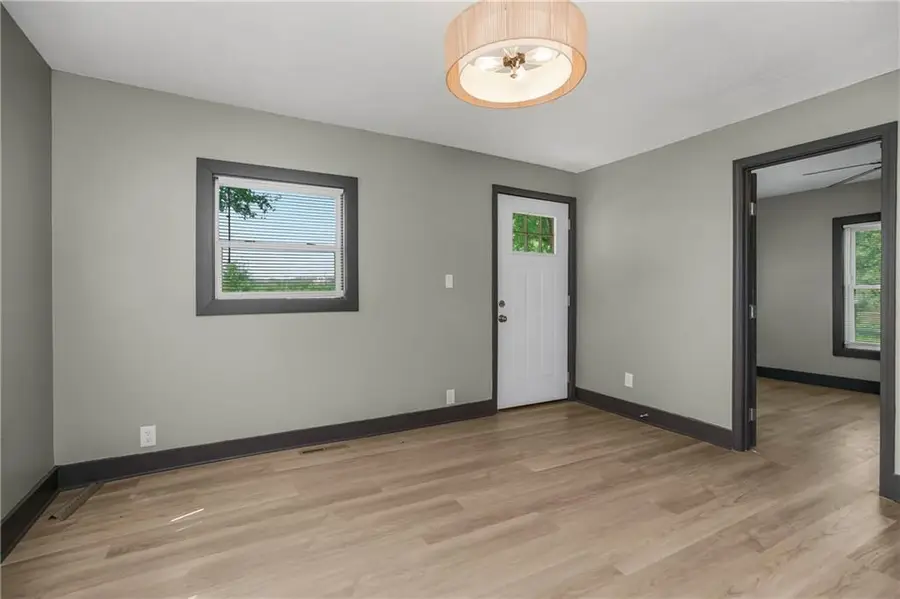 8605 Wayne Avenue, Kansas City, MO 64131 - #3