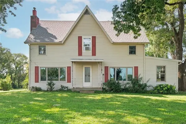 23061 Hatchell Road, Tonganoxie, KS 66086