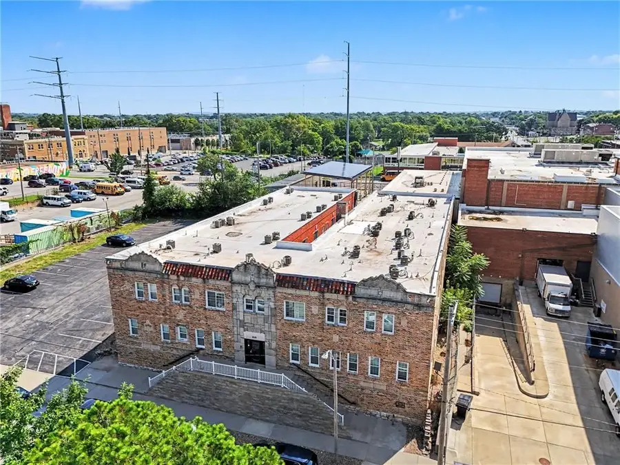 3035 Harrison Street, Kansas City, MO 64109 - #2
