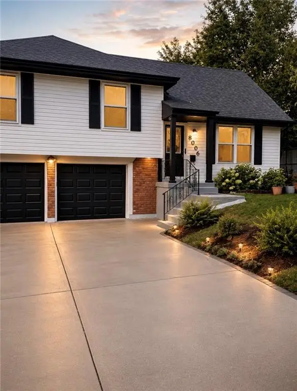 8006 E 105th Street, Kansas City, MO 64134 - #2
