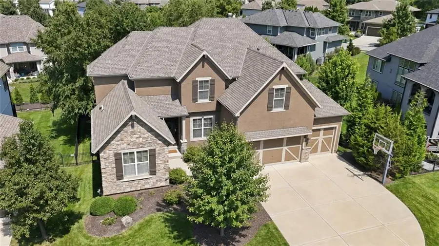 9404 W 163rd Place, Overland Park, KS 66085 - #2