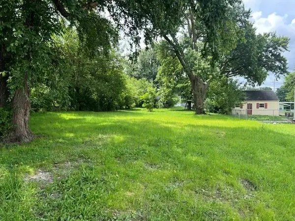 704 E 3rd Street, Cameron, MO 64429