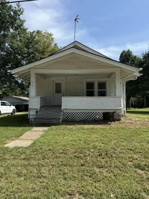 414 N West Street, Cameron, MO 64429