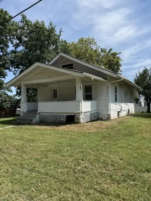 414 N West Street, Cameron, MO 64429 - #2