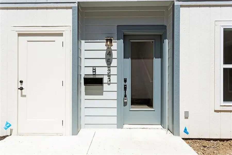 4523 Forest Avenue #B, Kansas City, MO 64110 - #3