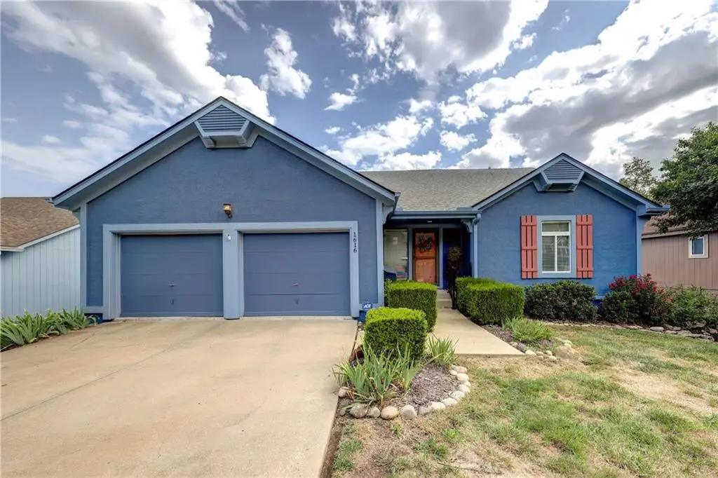 1616 N Hunter Drive, Olathe, KS 66051 - #1