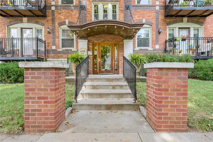 4328 Walnut Street #2A, Kansas City, MO 64111 - #2