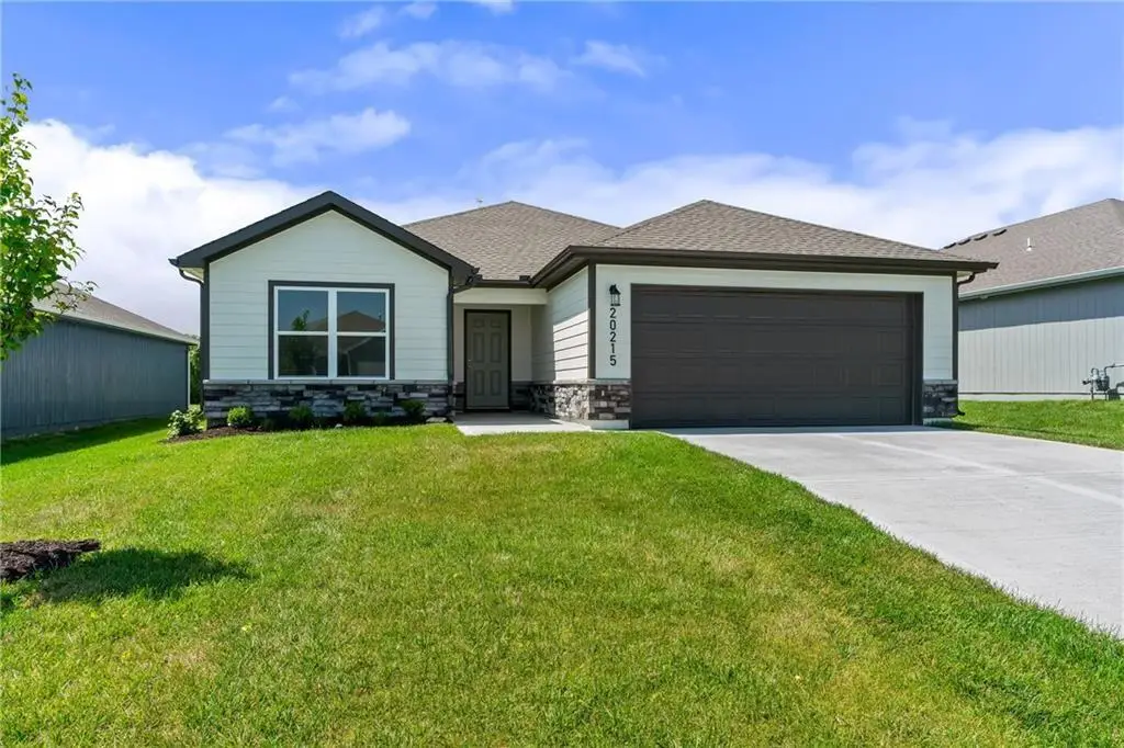 20215 W 195th Street, Spring Hill, KS 66083 - #1