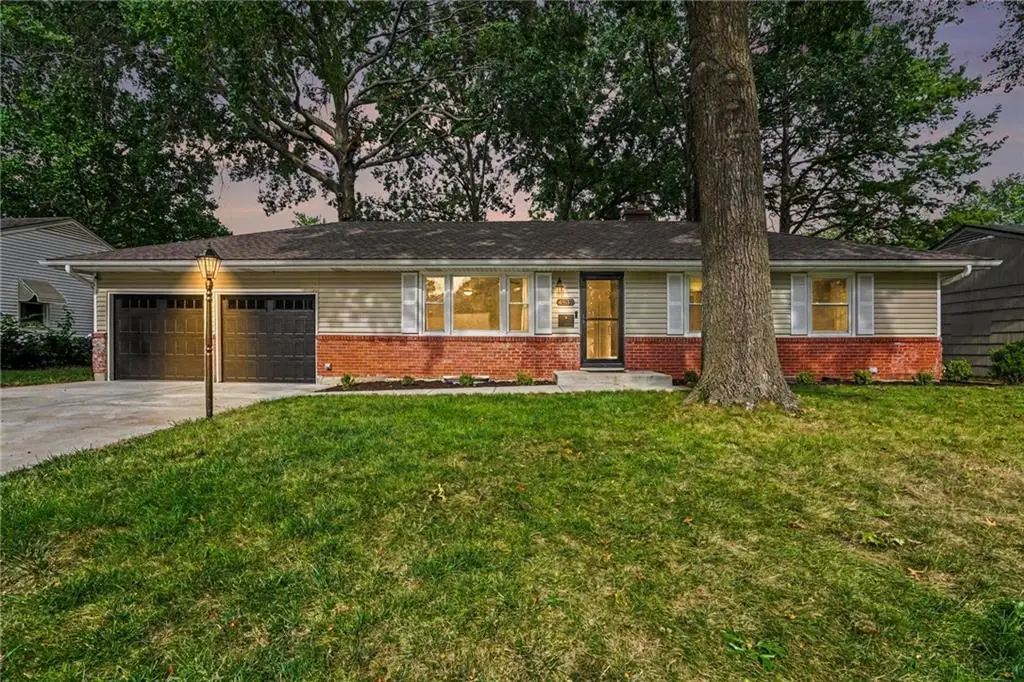 4937 NE Gladstone Avenue, Kansas City, MO 64119 - #1