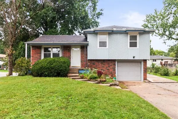 5200 NE 56th Place, Kansas City, MO 64119