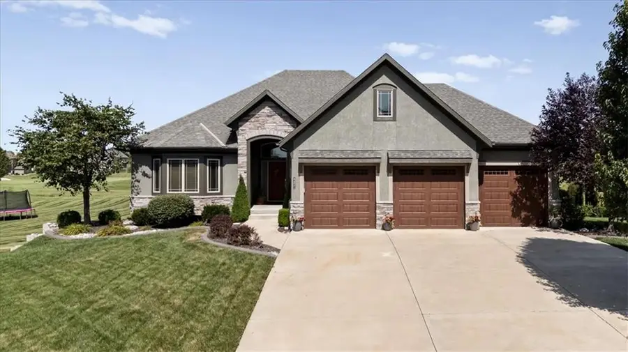 4421 N 142nd Street, Basehor, KS 66007 - #3