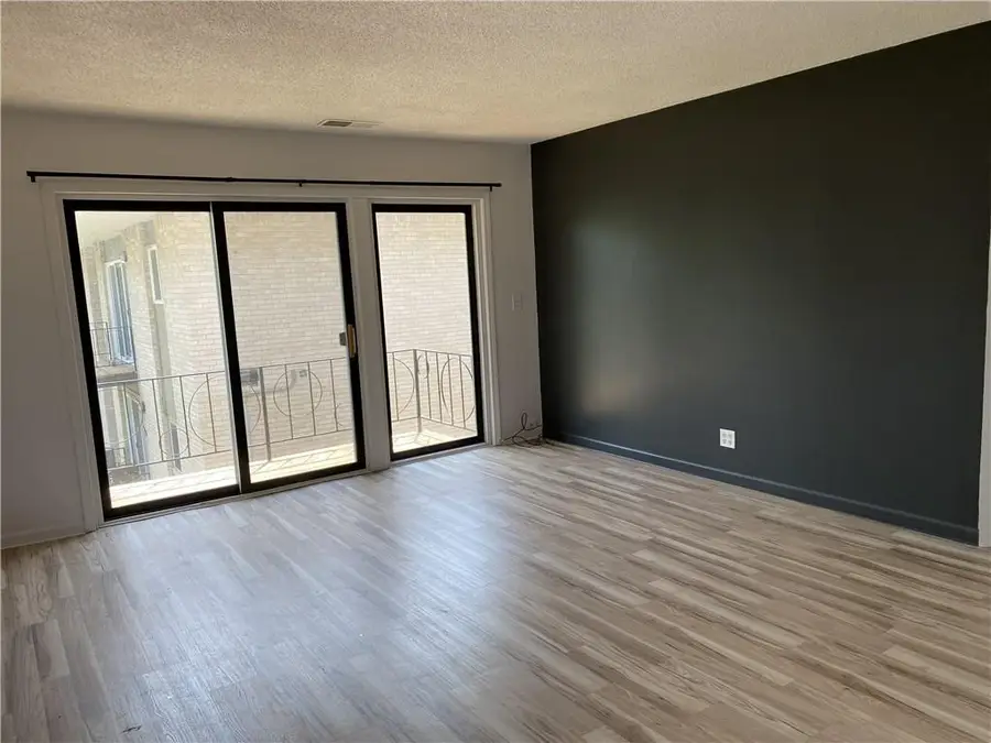 2811 Pembroke Lane #C-25, Saint Joseph, MO 64506 - #2