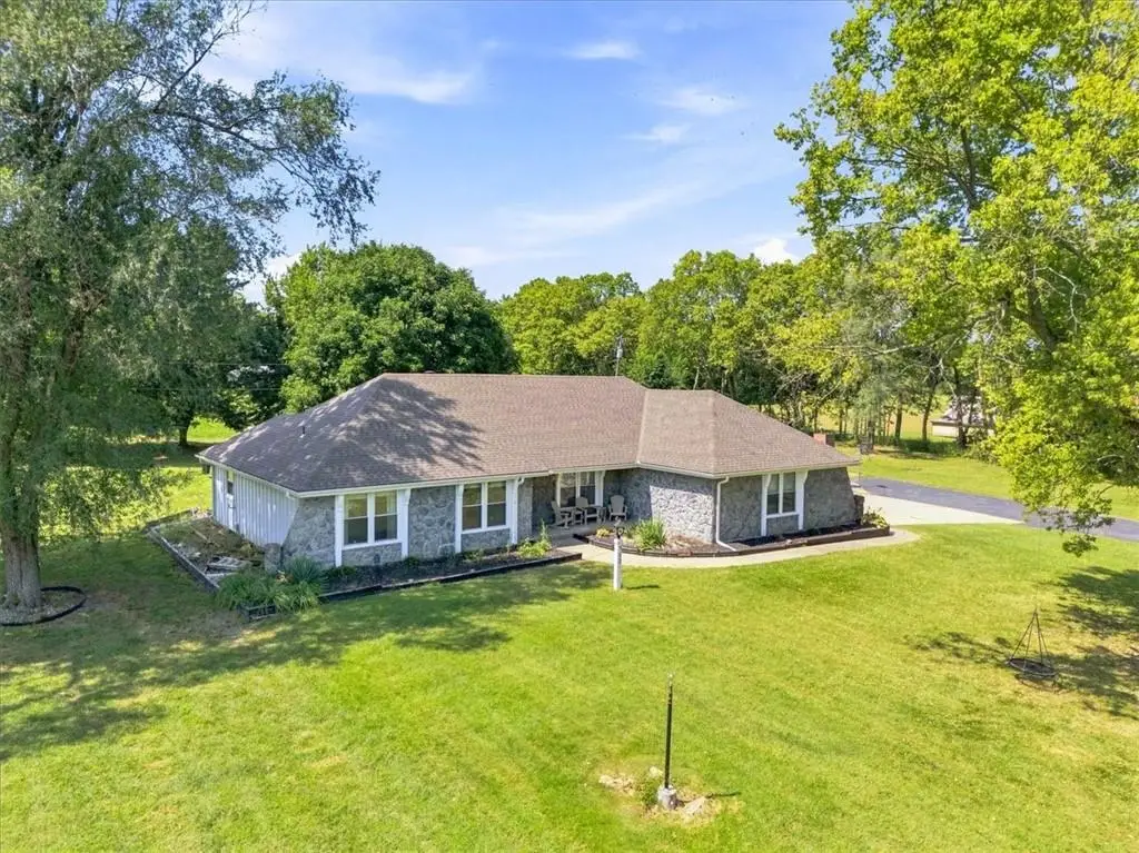 702 2nd Avenue S, Greenwood, MO 64034 - #1
