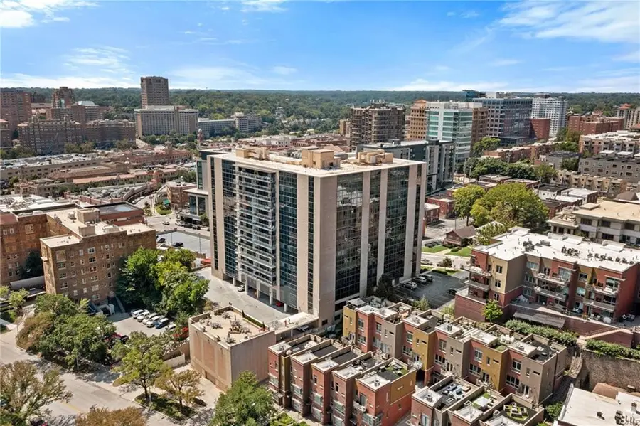 4545 Wornall Road #206, Kansas City, MO 64111 - #3