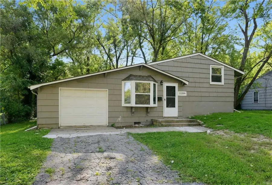 11209 Marsh Avenue, Kansas City, MO 64134 - #2