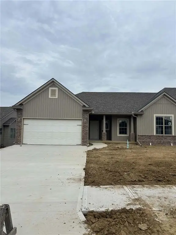 4705 Stonebridge Drive E, Saint Joseph, MO 64505 - #1