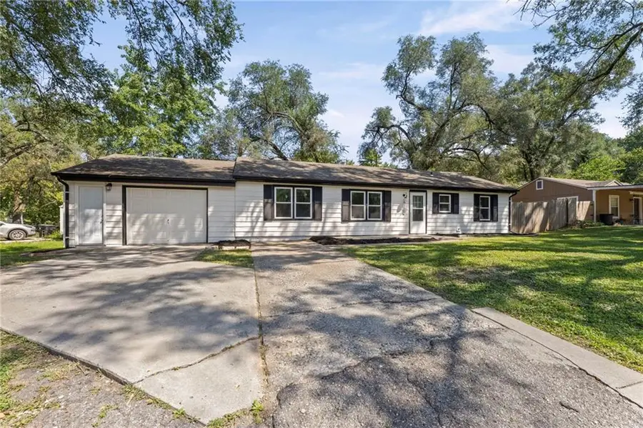 6120 Oakland Avenue, Kansas City, KS 66102 - #2