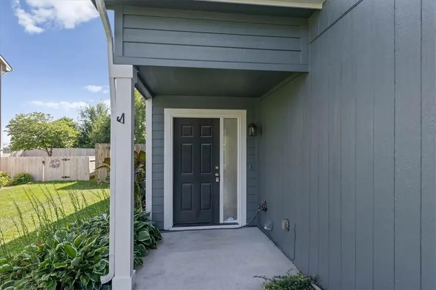 2350 Surrey Drive, Lawrence, KS 66046 - #2