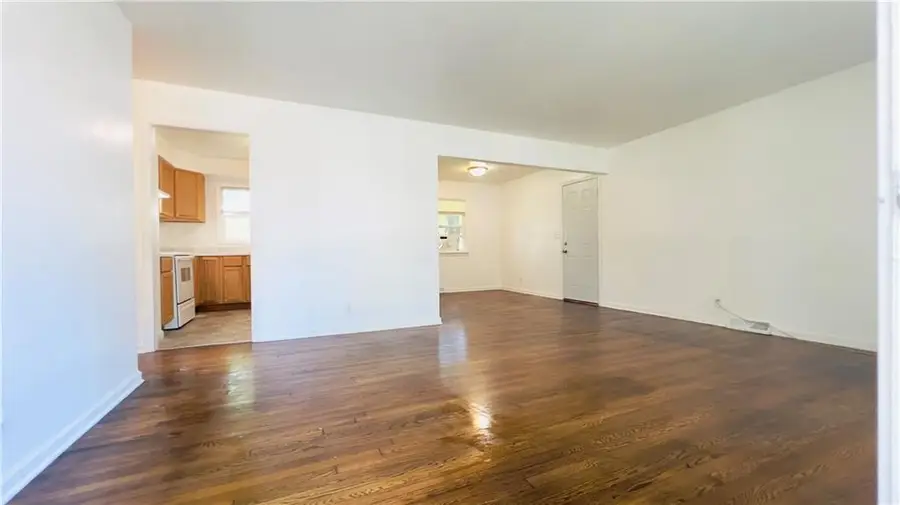 204 N Park Drive, Belton, MO 64012 - #2