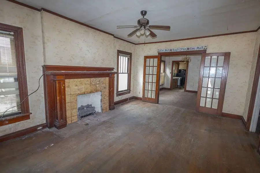 409 W 5th Street, Coffeyville, KS 67337 - #3